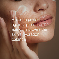 Vitamin E enriched SEBAMED formula supporting skin resilience and gentle care.