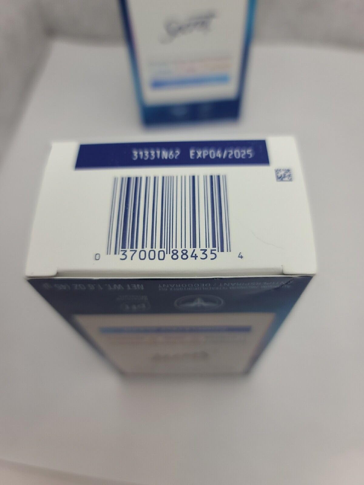 Secret Clinical Strength Clear Gel skin-friendly formula visual suggests everyday protection.