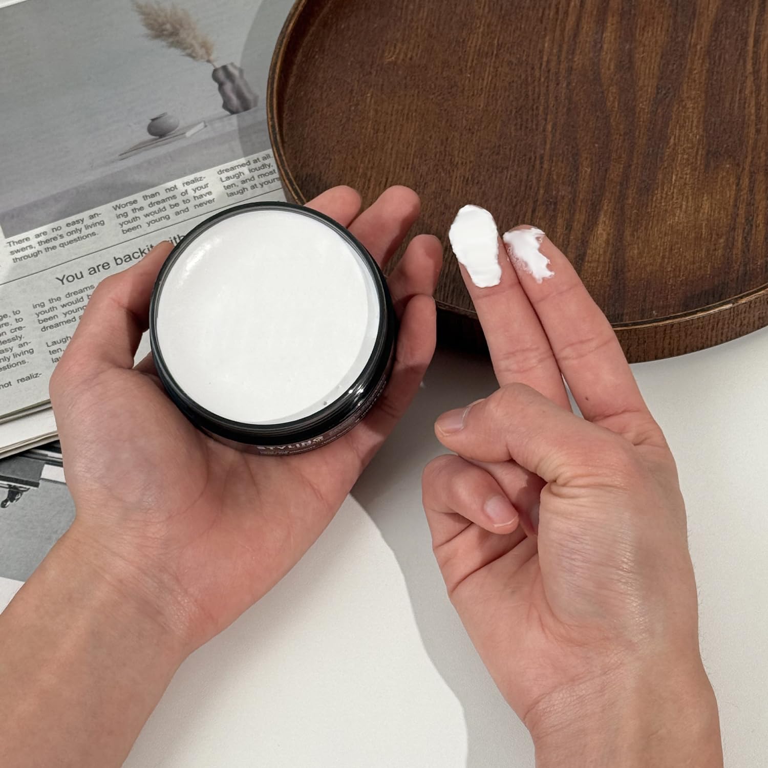 Selthoo pomade water-soluble removal shown without greasy residue.