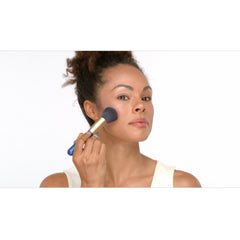 SeneGence Silver Rose powder with Kaolin absorbs oil for a lasting matte look without dryness