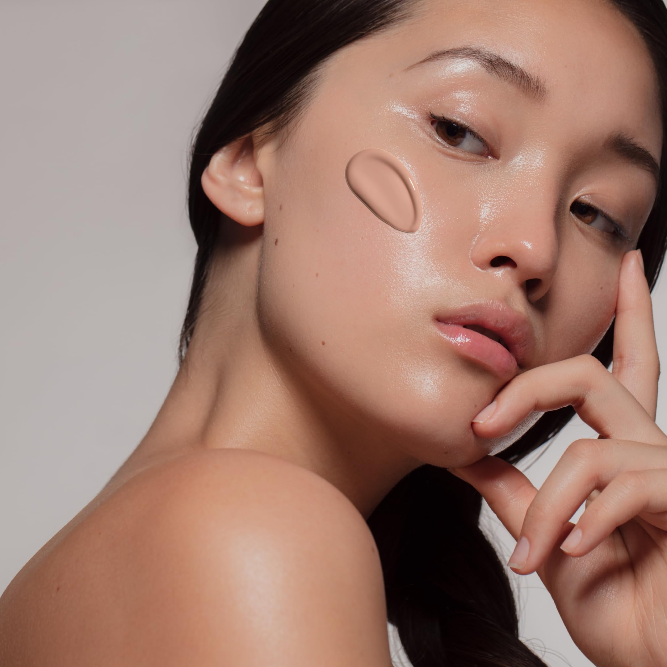 Sente Even Tone sunscreen demonstrates HSA hydration support on skin