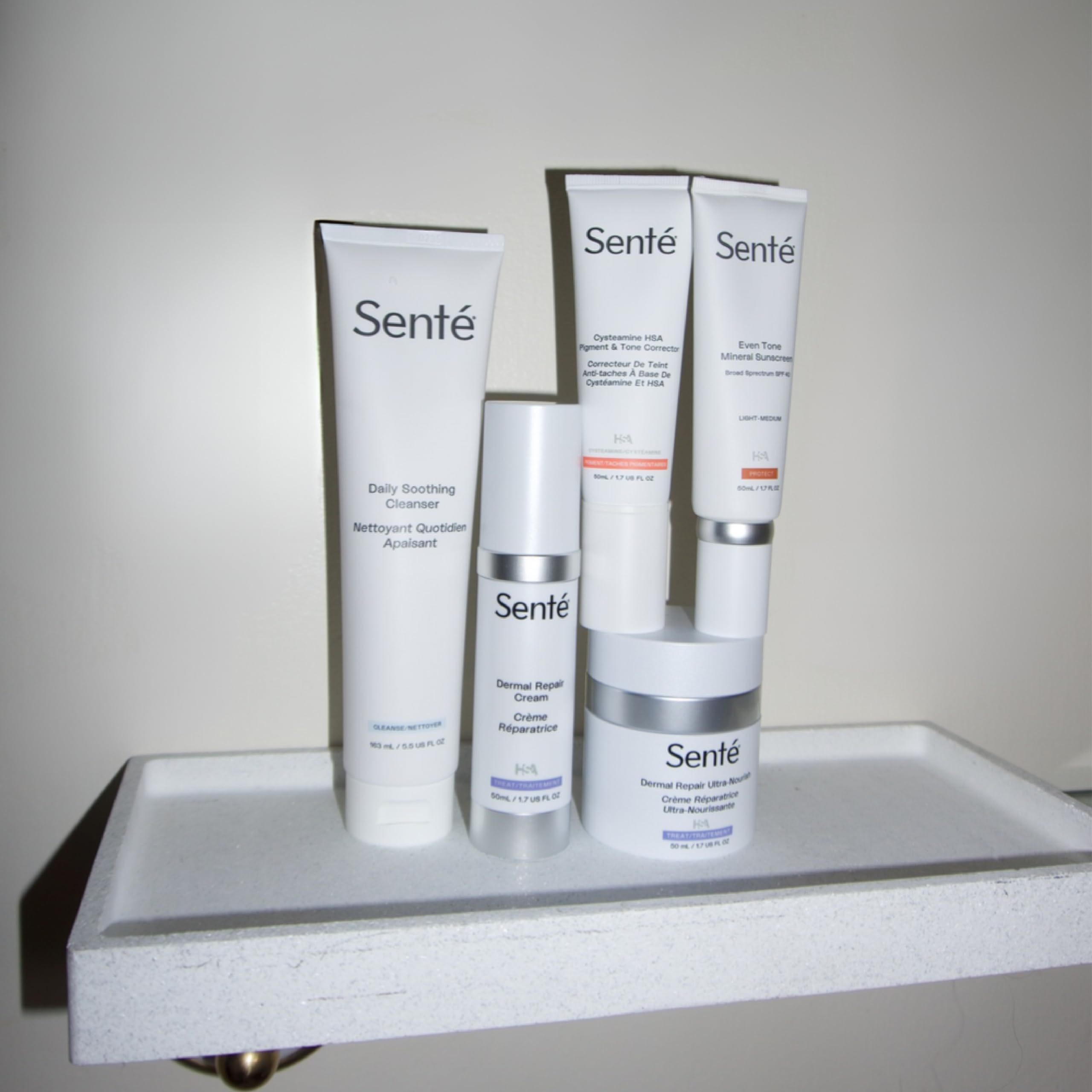 Hydration-focused finish of Senté Even Tone sunscreen on skin