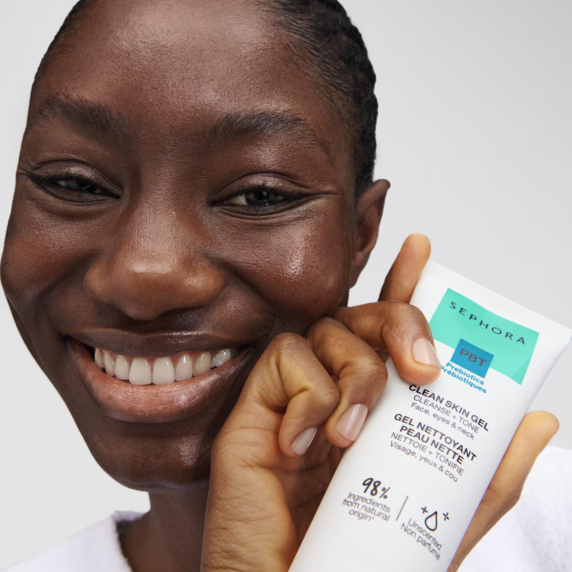 SEPHORA Clean Skin Gel Cleanser with prebiotics in a pump supports balanced skin.