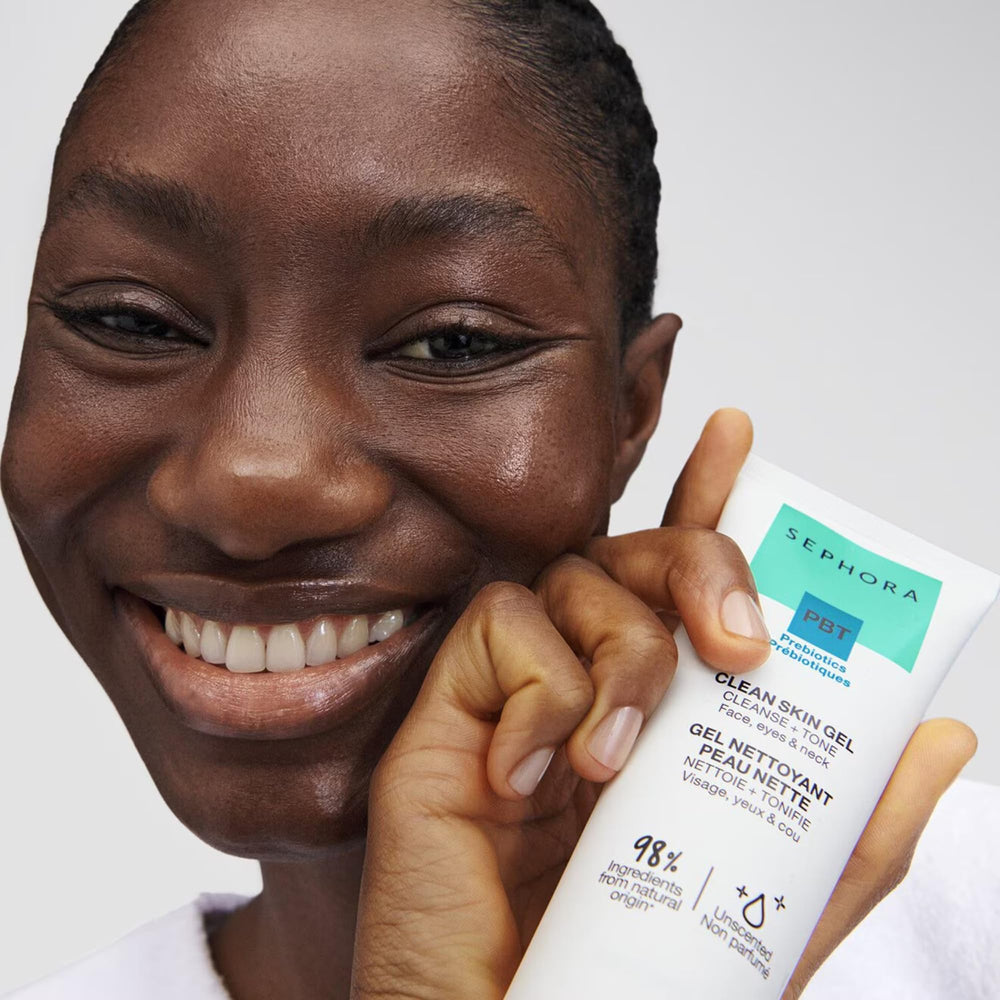 SEPHORA Clean Skin Gel Cleanser with prebiotics in a pump supports balanced skin.