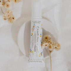 Seraphine Botanicals Camelina + Strobe primer on skin provides subtle iridescent glow.