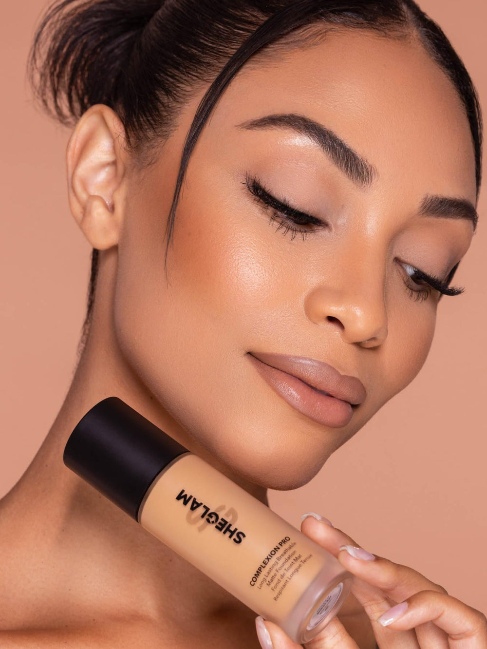 Portrait of long-wear SHEGLAM foundation suitable for all-day use.