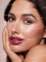 SHEGLAM Pout Pillow sponge applicator demonstrates smooth lip coverage