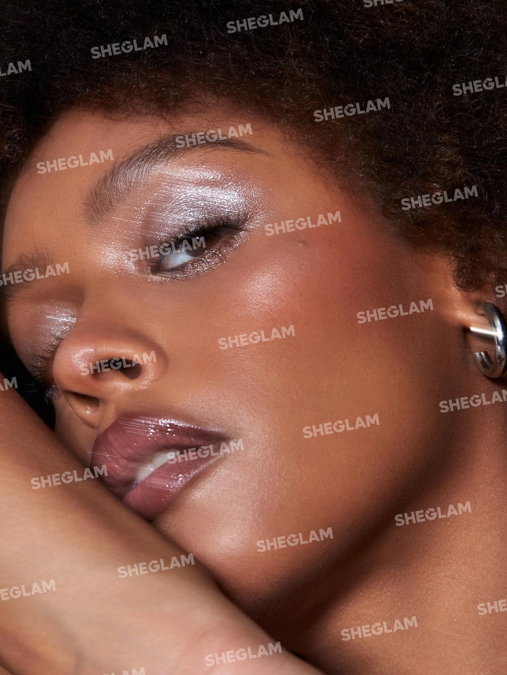 SHEGLAM Enigma Sparkly Eyeshadow single delivers lightweight, sheer glow for comfortable use.