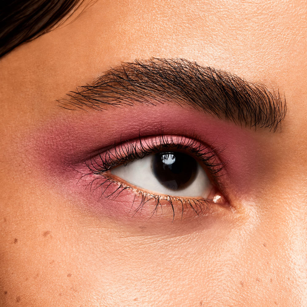 Shiseido POP PowderGel Eye Shadow Waku-Waku Pink compact packaging for travel-friendly use.