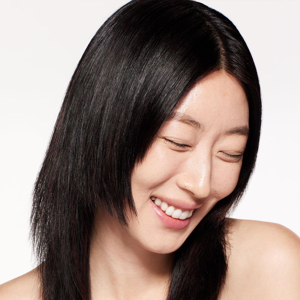 Shiseido skin-glow swirl demonstrates smooth, even-toned complexion