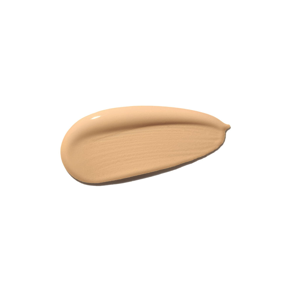 Shiseido Synchro Skin Alder 230 pump-top close-up for easy application.