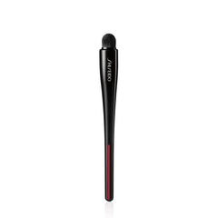 Shiseido Tsutsu Fude concealer brush for precise under-eye blending and seamless finish