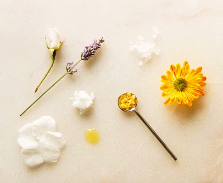 Shwally ingredients bowl highlights avocado oil and tallow for a clean mineral formula.