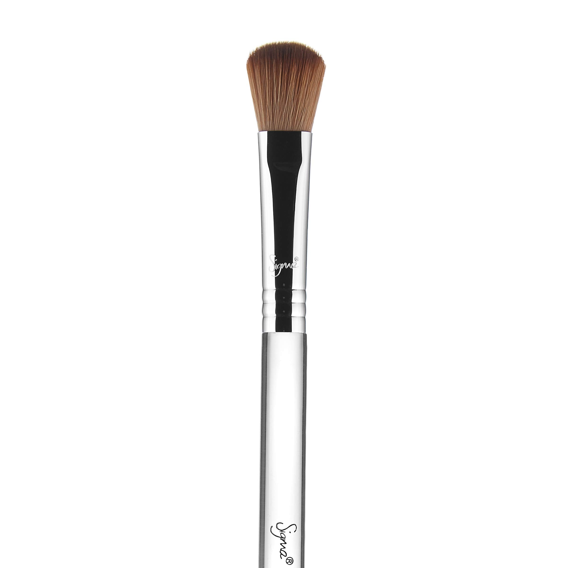 Sigma Beauty metal-plated handles add durability and a premium feel.