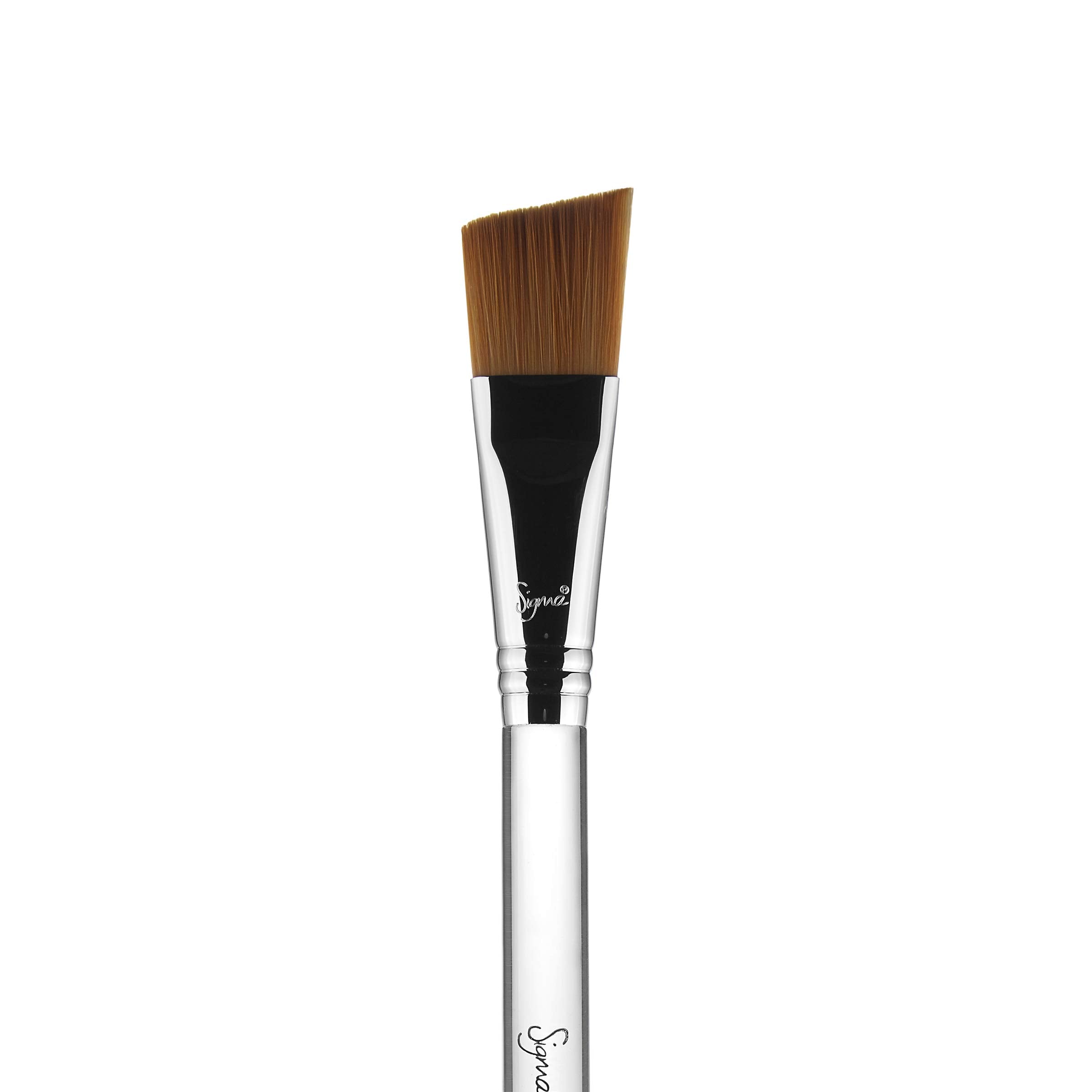 Sigma Beauty s15 gel mask brush distributes gel evenly across the skin.