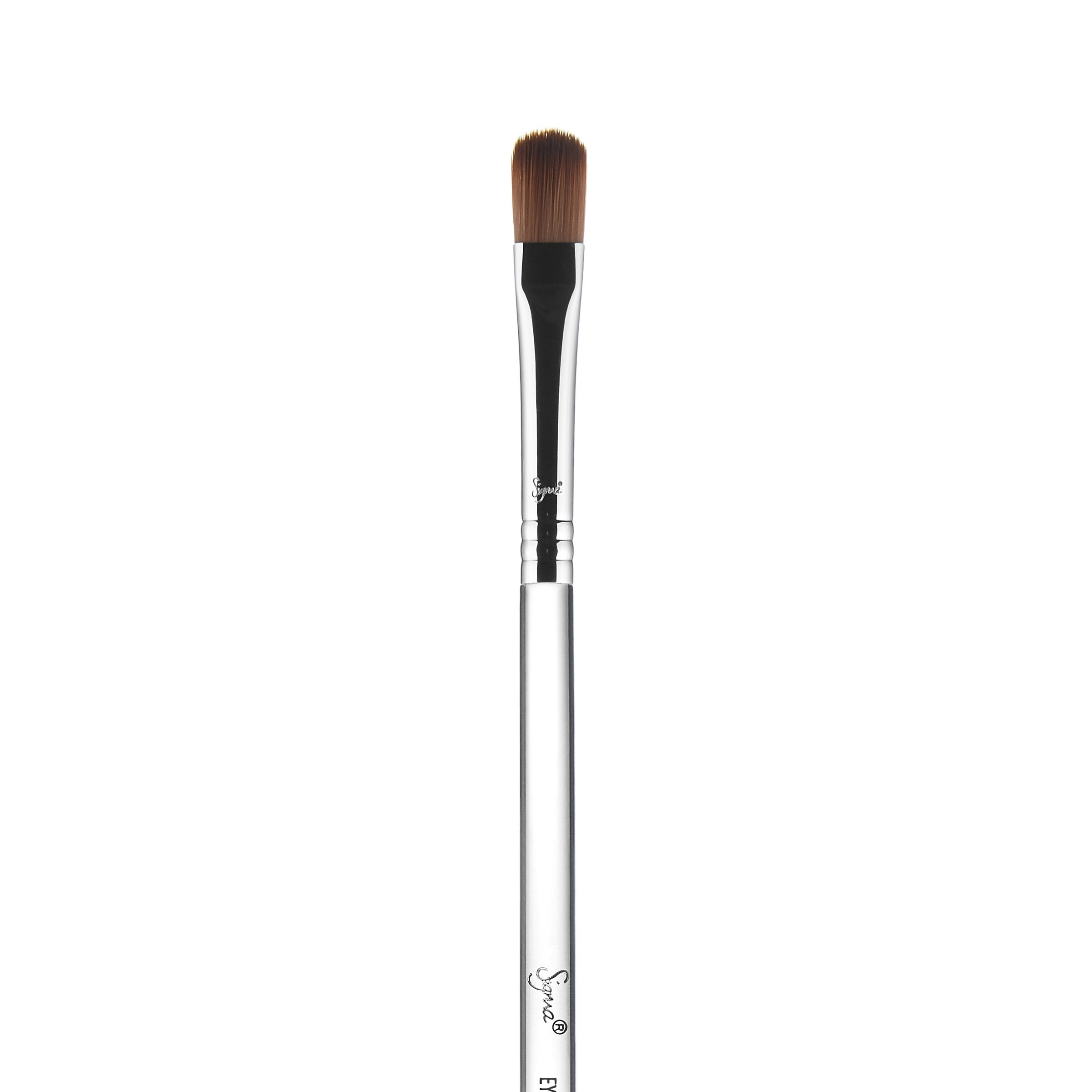 Sigma Beauty waterproof polymer handles simplify cleaning and storage after use.