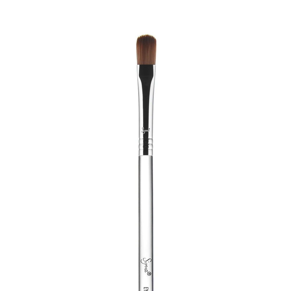 Sigma Beauty waterproof polymer handles simplify cleaning and storage after use.