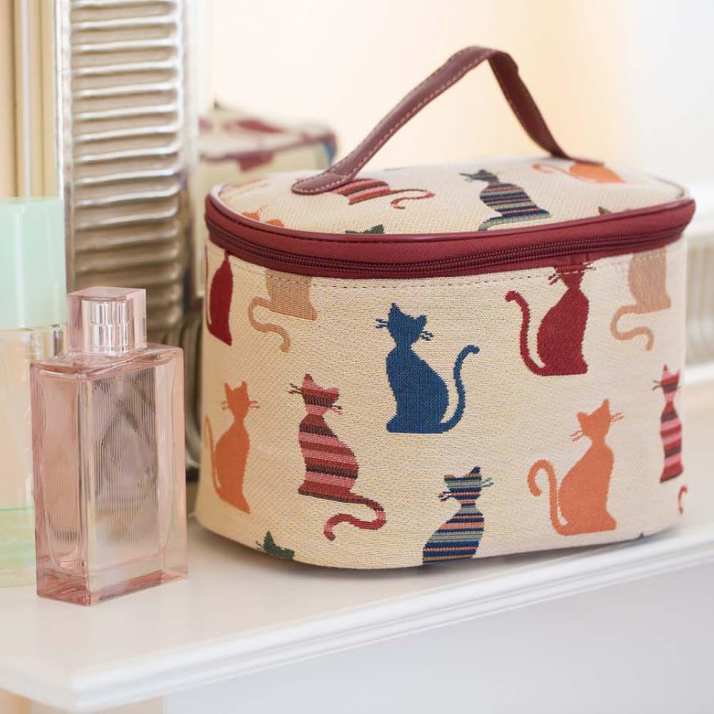 Signare Toiletry Bag patterned nylon lining protects contents.
