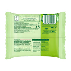 Simple Kind To Skin 25 wipes hands removal close-up for quick refresh.