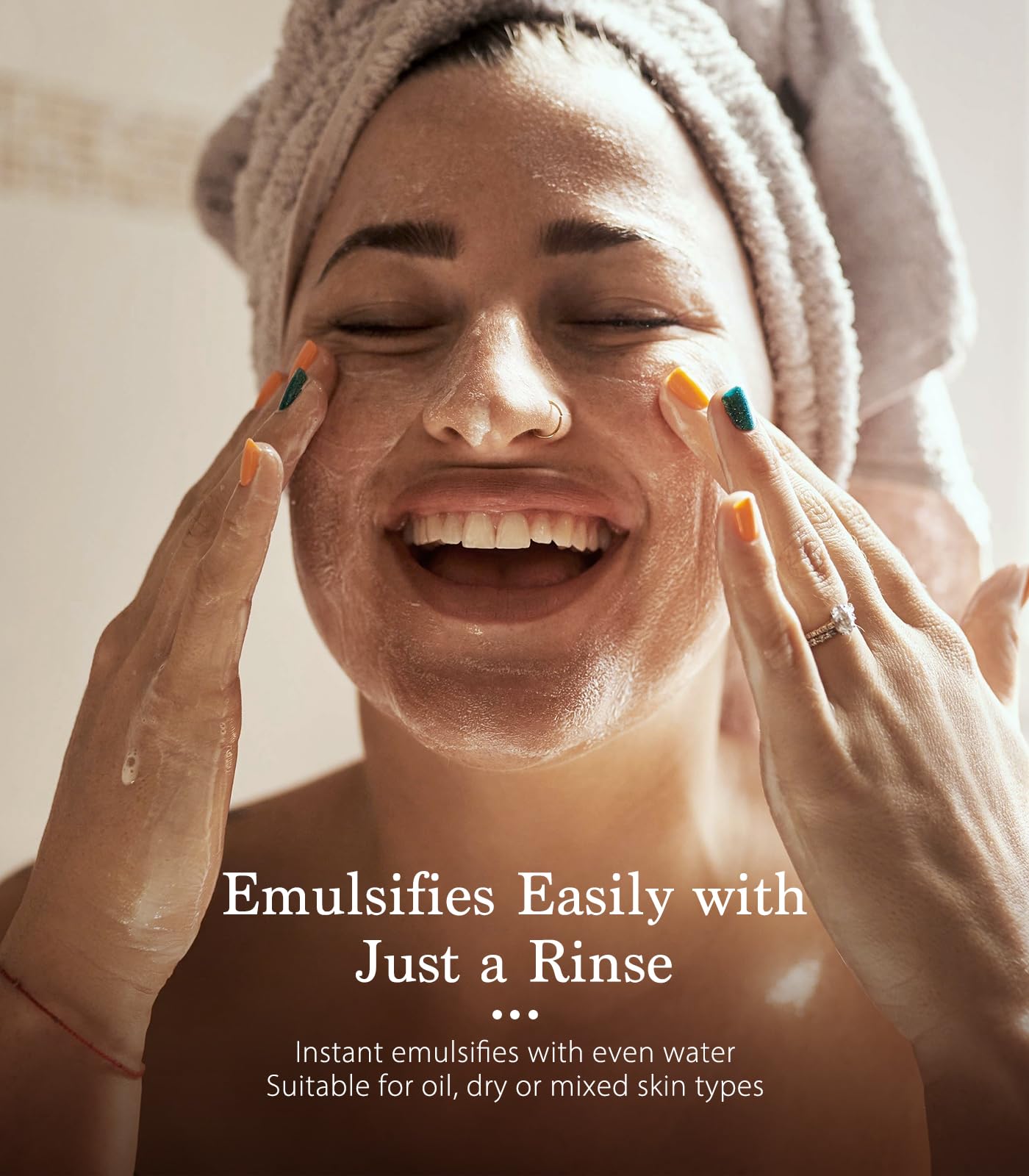 SINAHET Dermaplaning Oil with jojoba for balanced hydration.