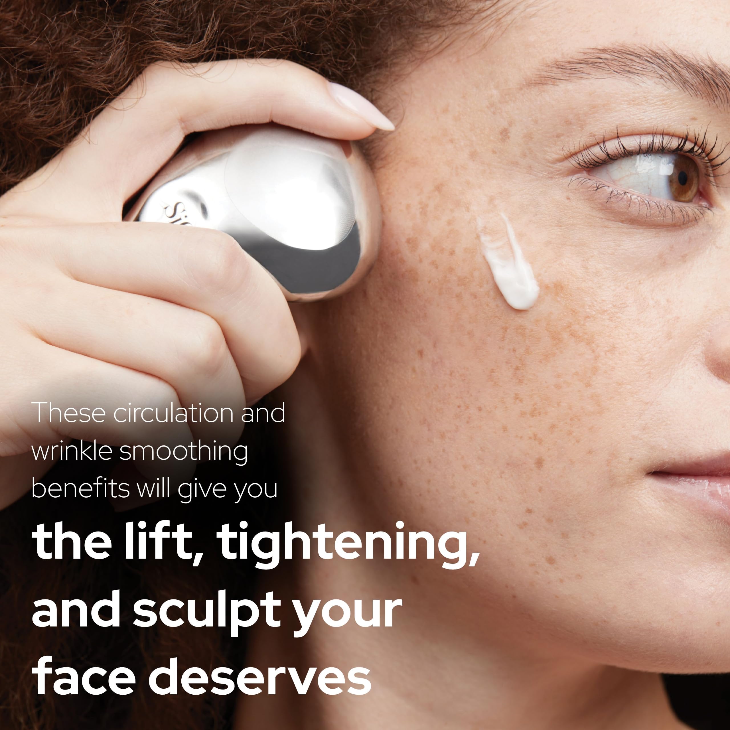SiO Beauty Cryodrop performing ice therapy on the cheek with a cooling touch.
