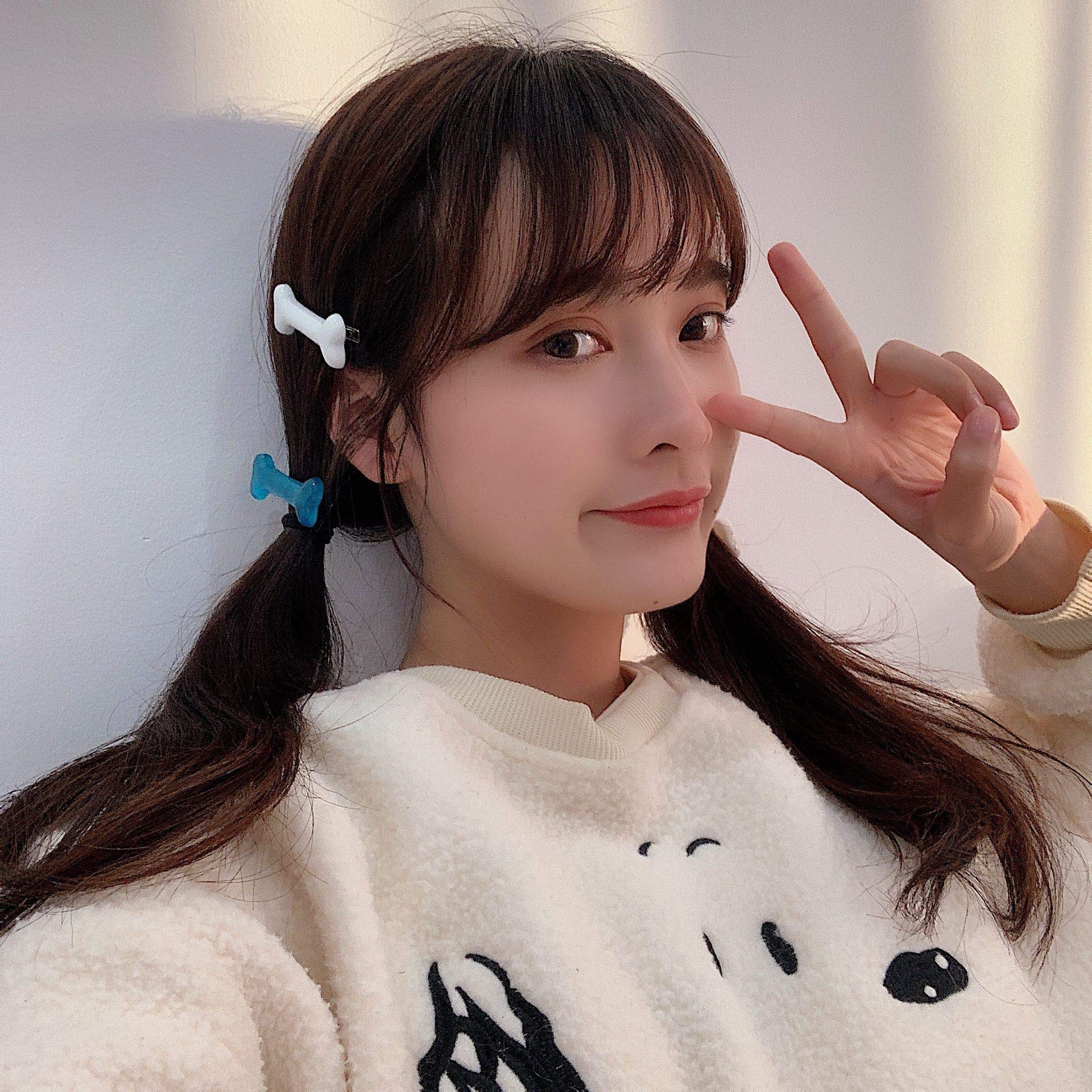 Sisdodo Halloween bone hair clip provides secure grip for thick or thin hair