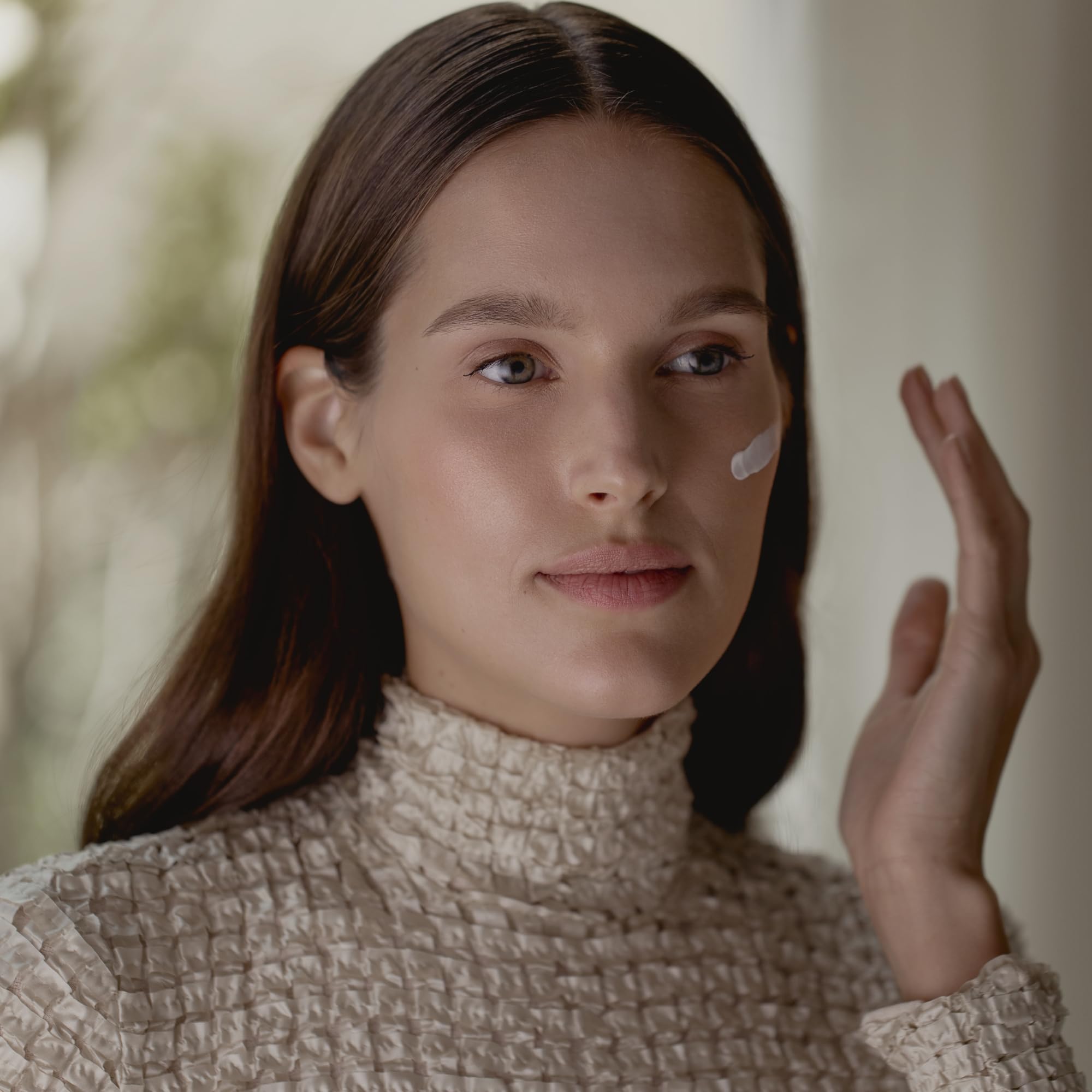 All Day All Year protective shield highlighting barrier-supporting botanicals.