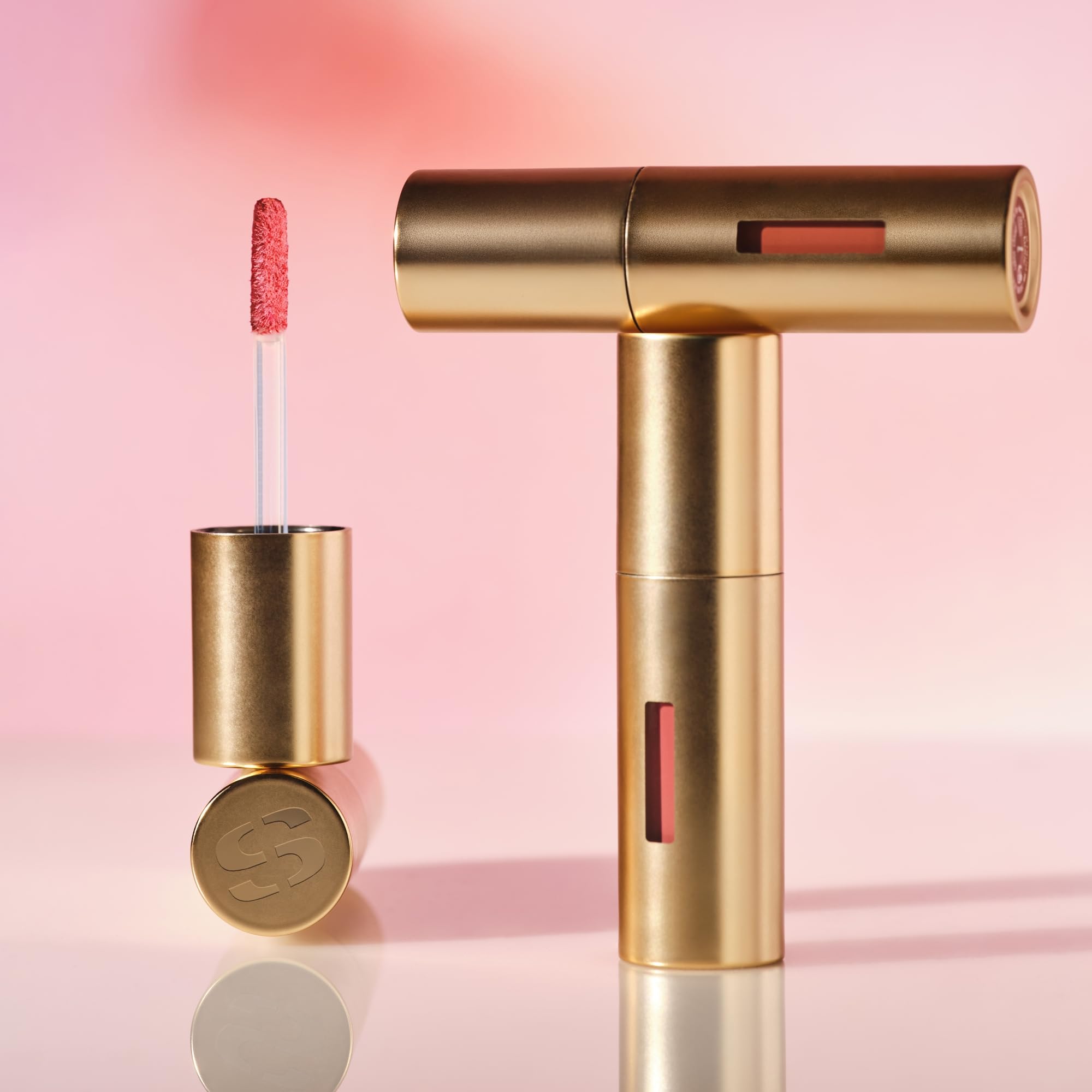 Sisley Color Cloud cheek swatch demonstrates vibrant flush with soft matte finish.
