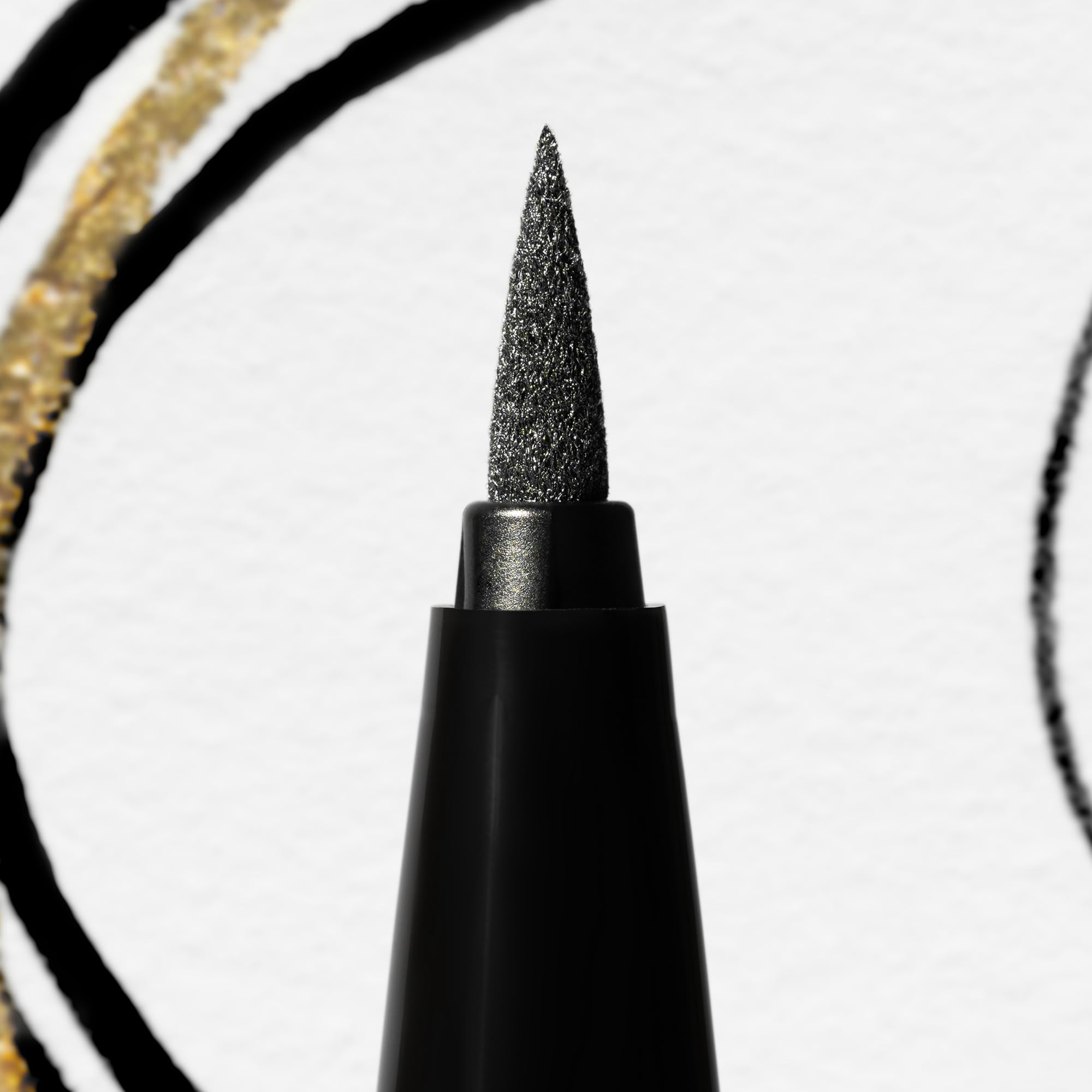 Sisley Paris Ligne Noire Eyeliner defines the lash line with lasting impact.