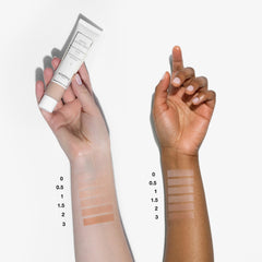 Sisley Paris Phyto-Hydra Teint luminous texture close-up for natural bare-skin look.