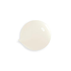 Rich lather close-up from Sisley Paris shampoo for dry hair nourishment