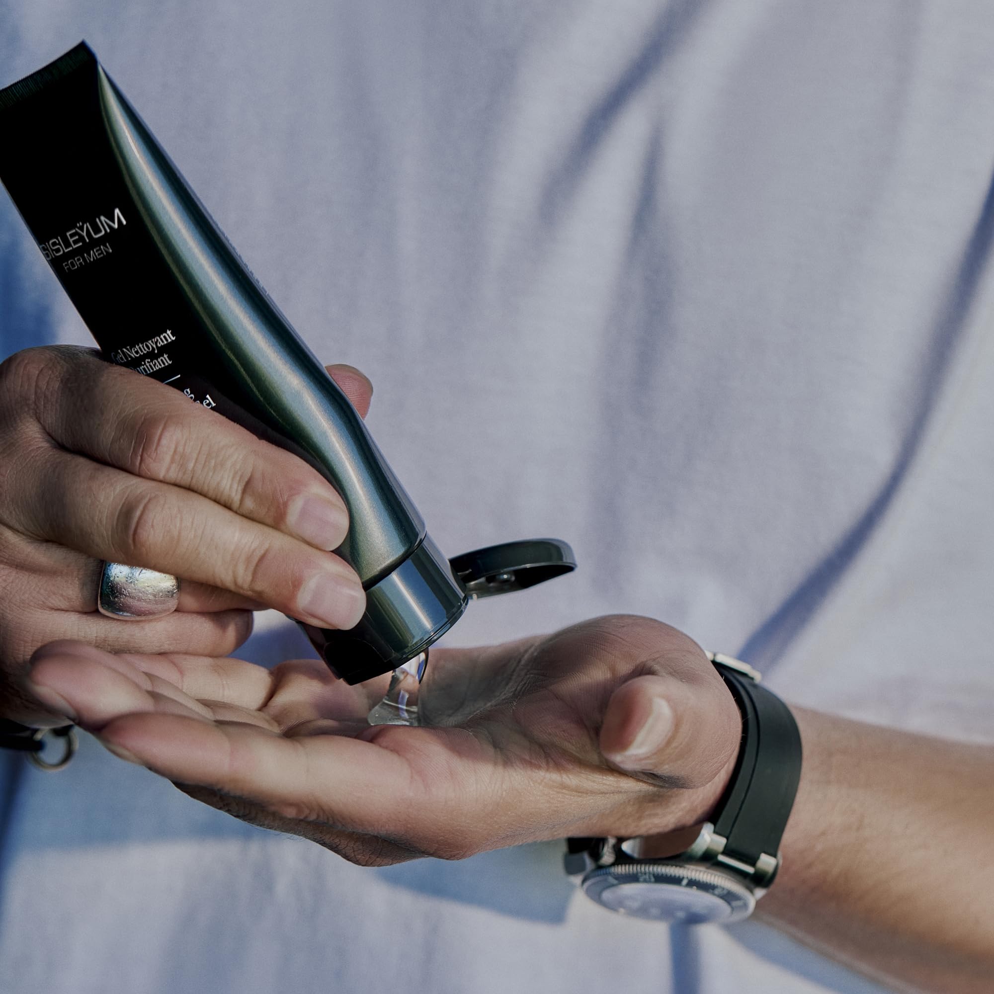 Glycerin hydration highlight in Sisleyum cleansing gel.