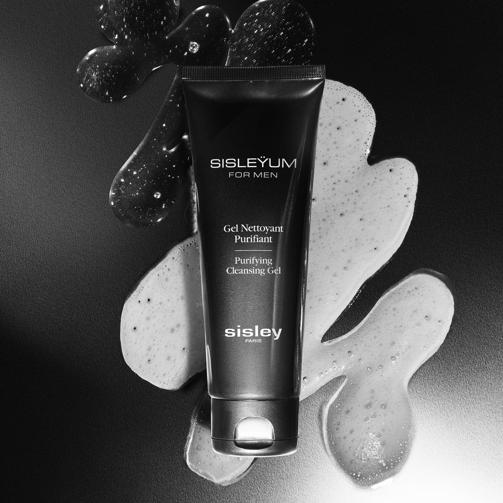 Kinkeliba phytoactive shown beside Sisleyum Gel emphasizing soothing potential.