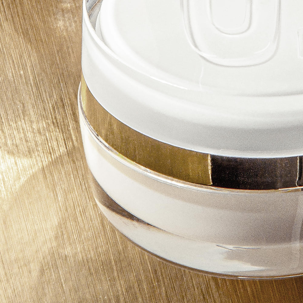 Yeast and Soy Protein Complex helps reduce appearance of wrinkles.