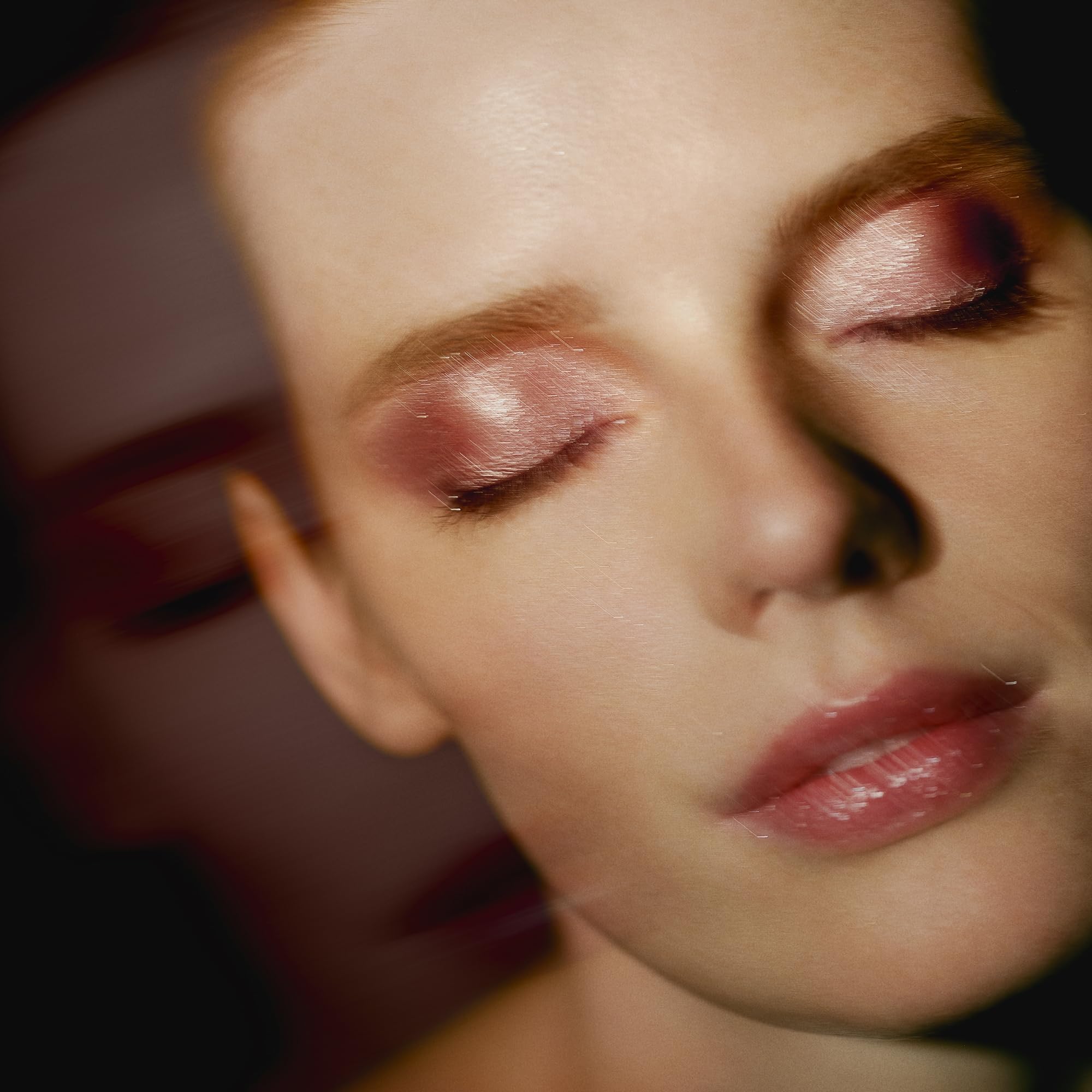 Double-ended applicator included with Sisley Phyto-Eye Palette