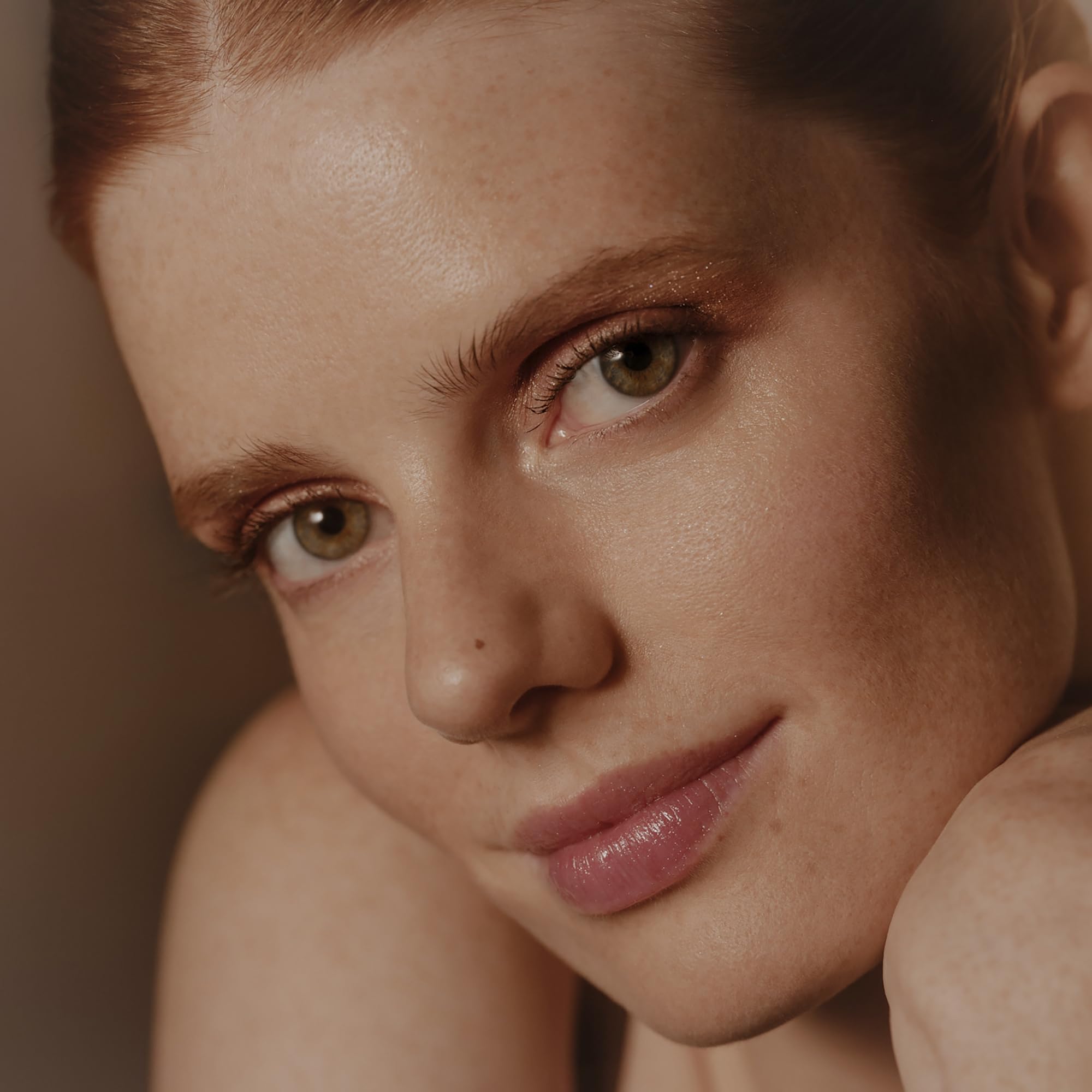 Matte finish shade from Sisley Phyto-Eye Palette for defined depth