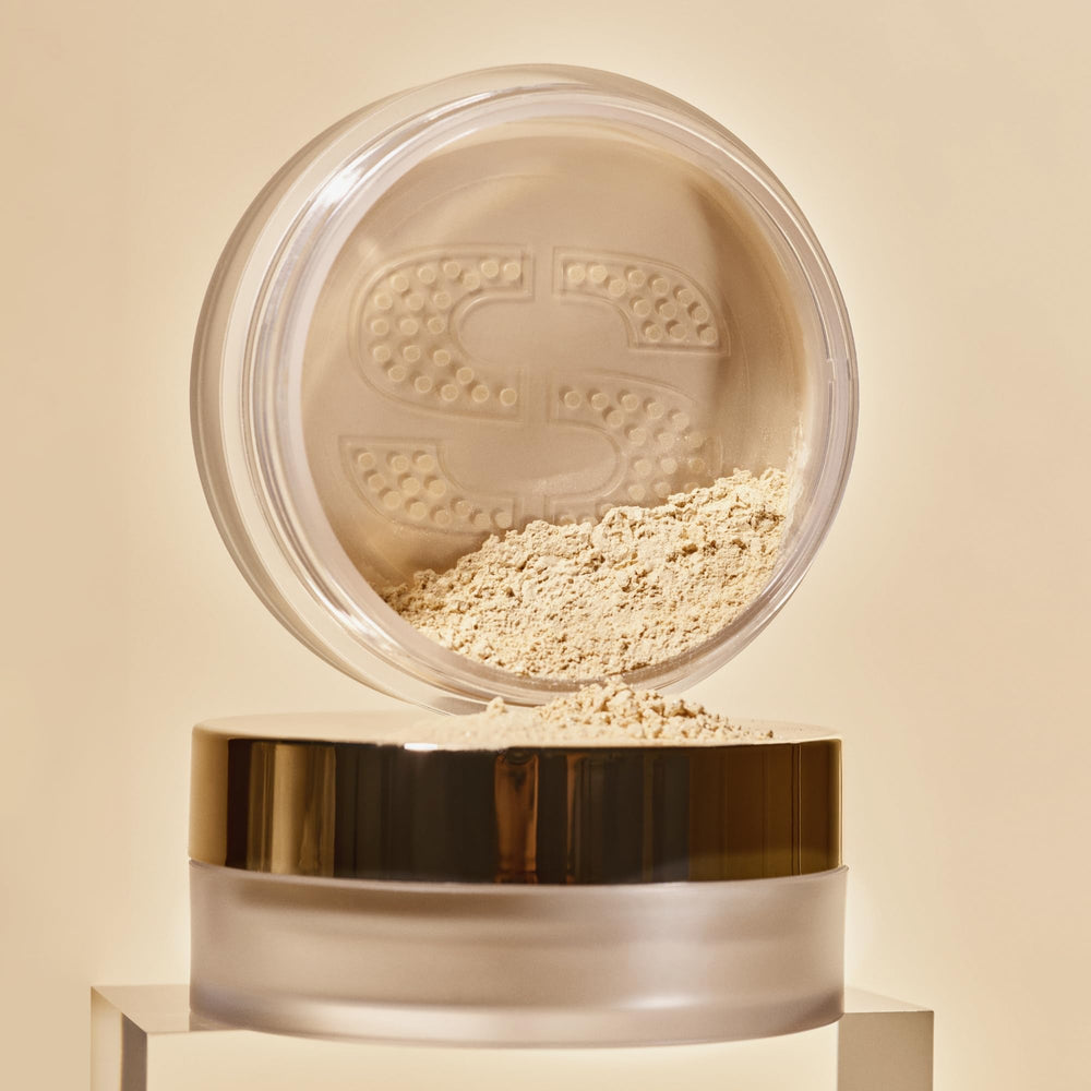 Bridge of the nose highlighted with Sisley Phyto-Teint Loose Powder diffusion.