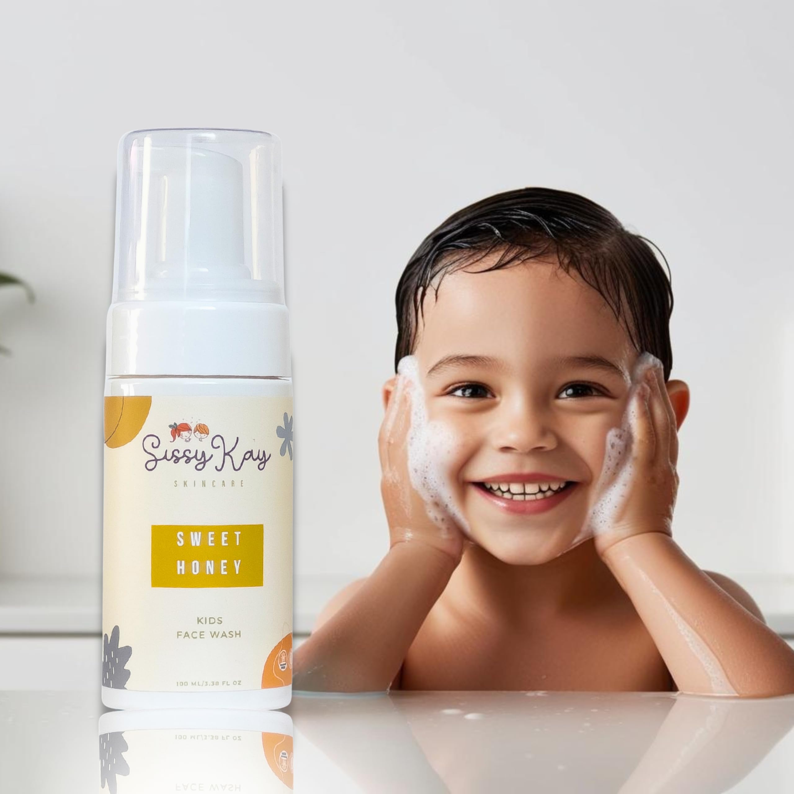 Sissy Kay honey scent face wash emits a light, natural aroma.
