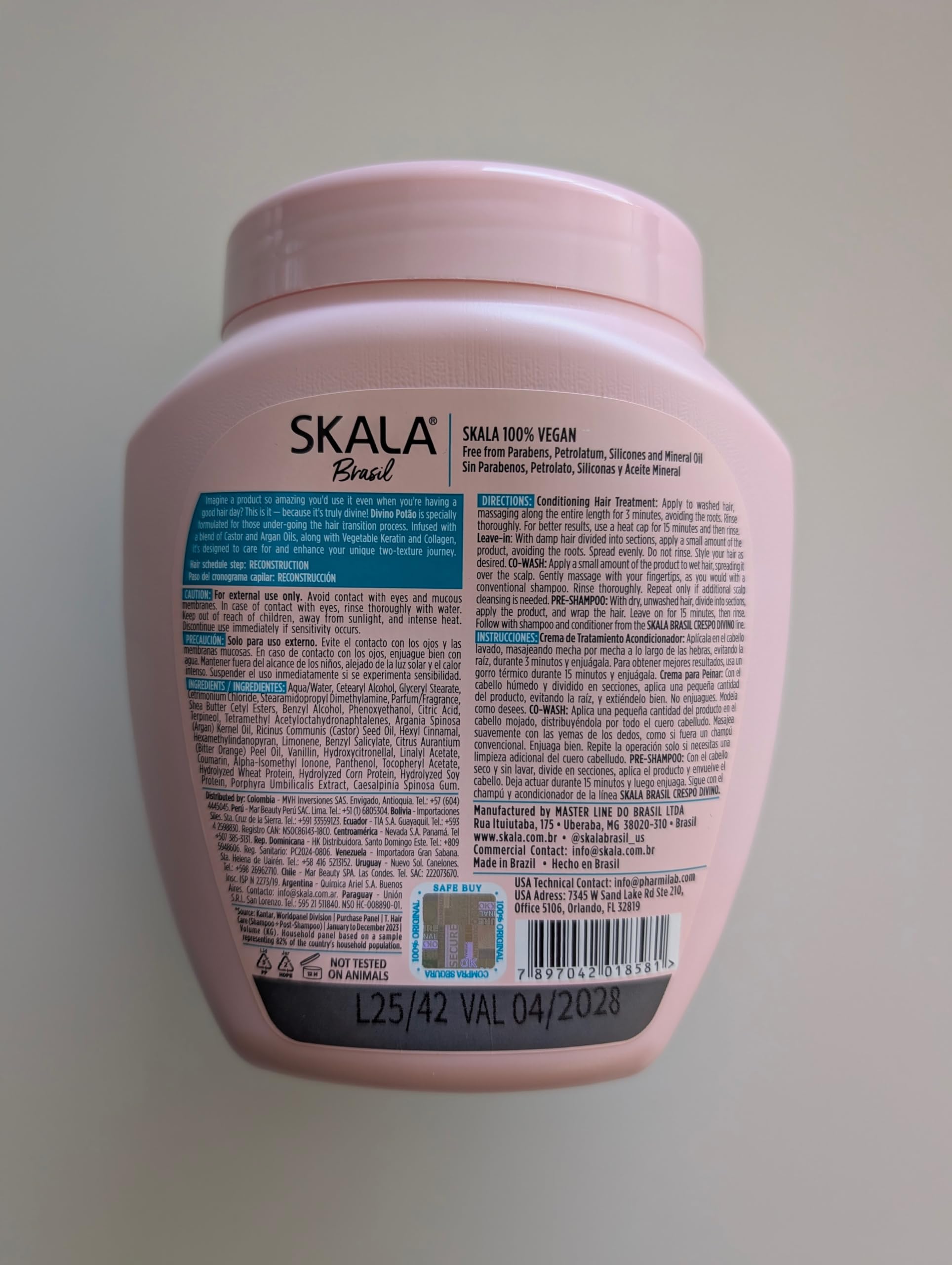 SKALA Brasil Divine Curls curly close-up highlights moisture and shine