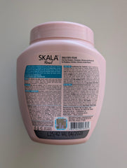 SKALA Brasil Divine Curls curly close-up highlights moisture and shine