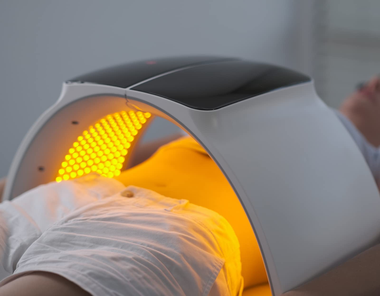 SKEYNDOR LED therapy mask side view highlights compact design for easy storage