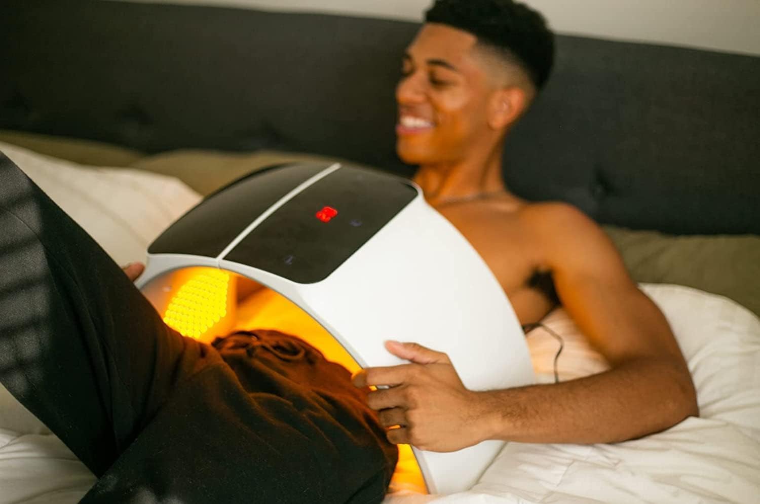 SKEYNDOR LED therapy mask yellow-light image suggests brightening-like effects