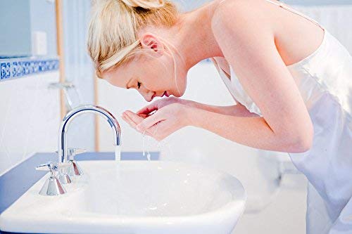 Skin Perfection ingredients-closeup lists lactic and salicylic acids for gentle exfoliation