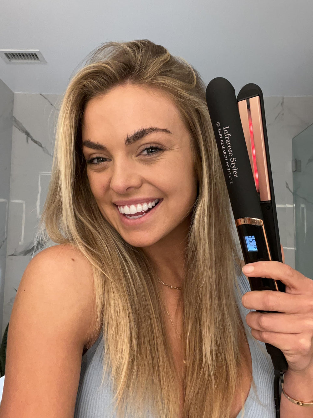Skin Research Institute Infrarose Styler travel-friendly design for on-the-go styling.