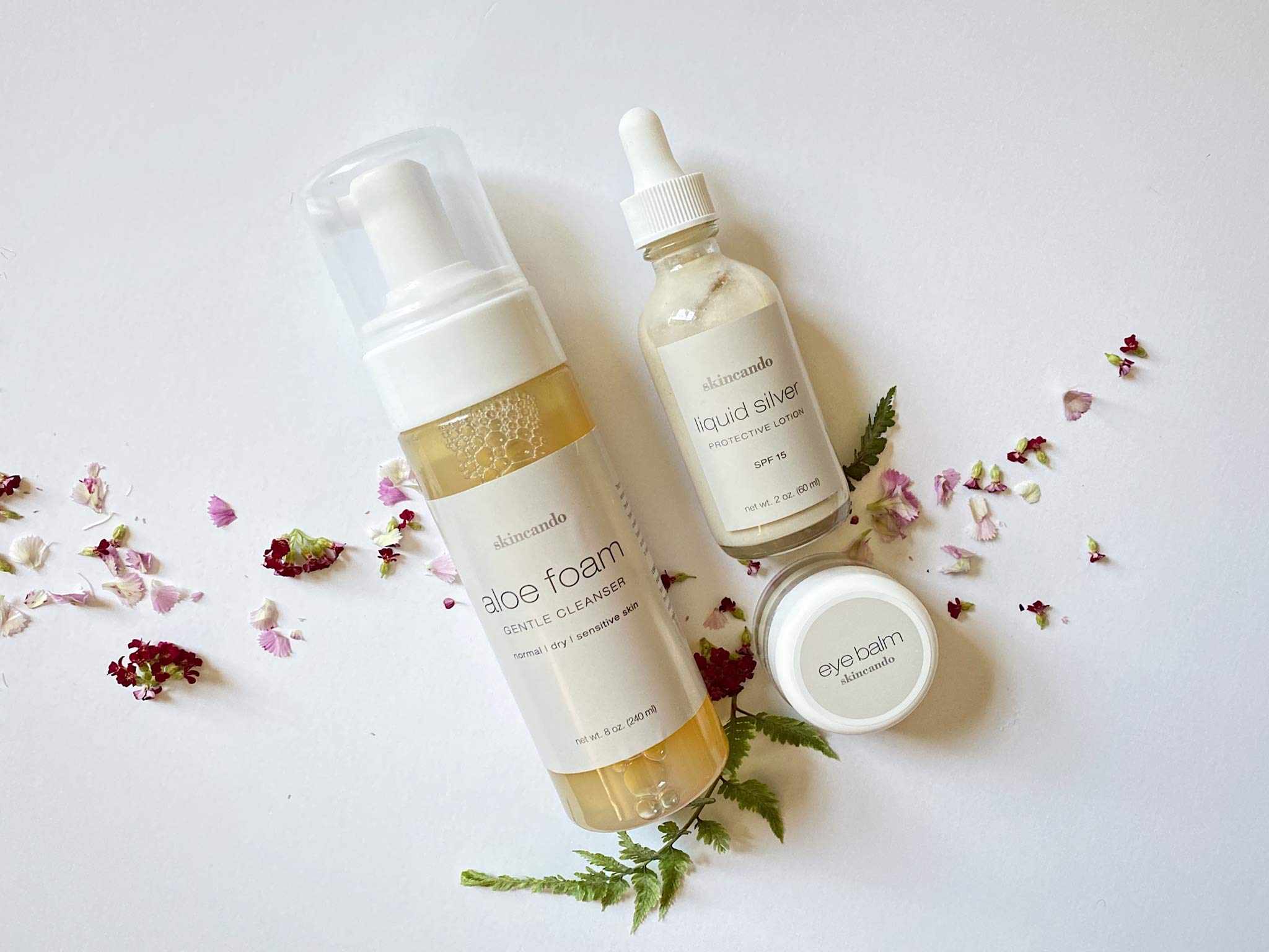 Skincando Eye Balm lemongrass oil aroma feels refreshing during application.