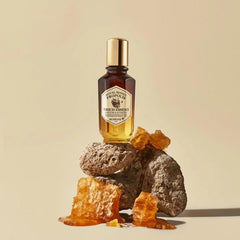Label highlighting premium Black Bee Propolis and Royal Jelly ingredients