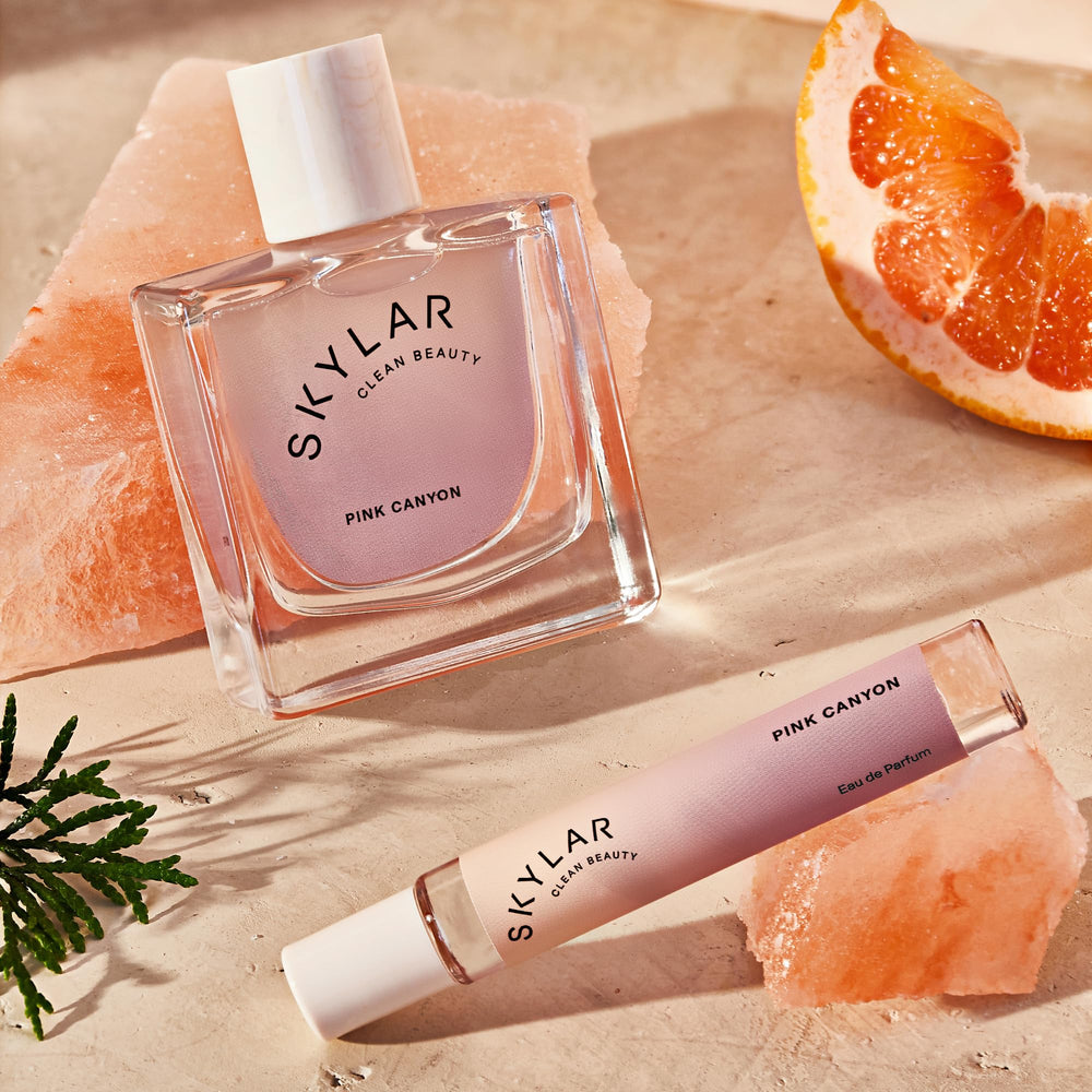 Top notes of lemon and grapefruit for a fresh opening in Skylar Pink Canyon.
