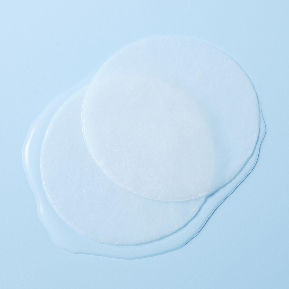 S.NATURE Panthe-Allan Calming Pad on face demonstrates gentle exfoliation and cooling.