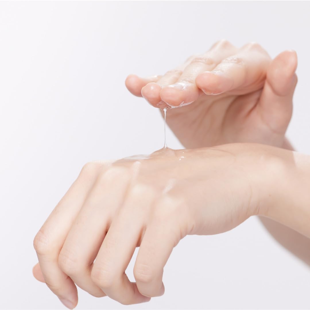Closeup of S.NATURE Aquagel Oasis Ampule Mask for even serum distribution and adherence.