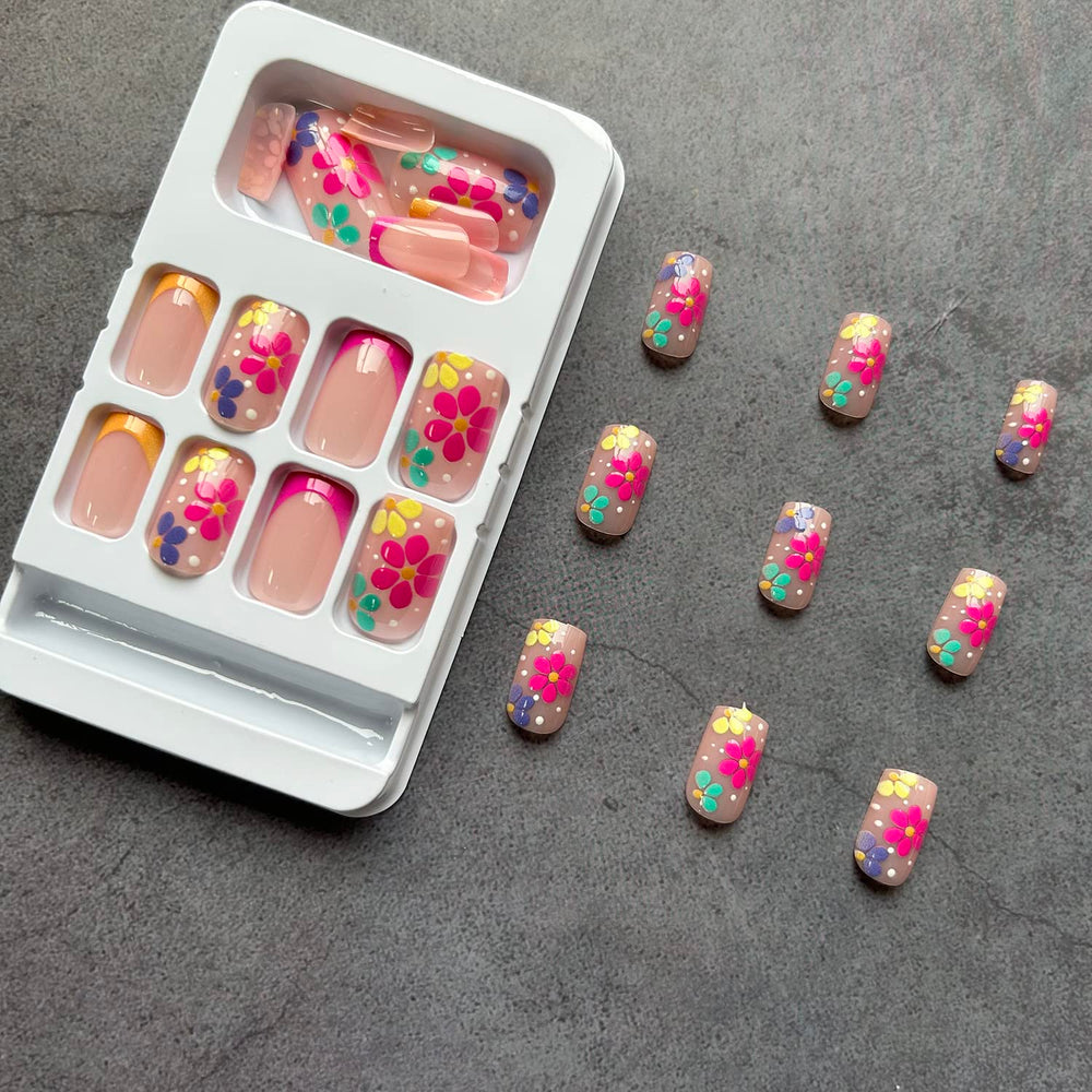 SOOZEE wedding party nails in nude-pink frame ideal for special events.